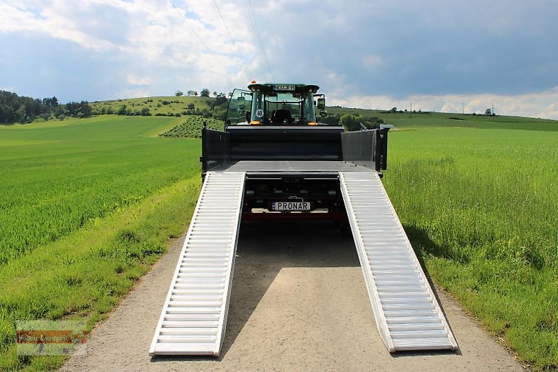 Kipper of the type PRONAR T 679/4 MN Baukipper mit Laderampen 11 to, Neumaschine in Ostheim/Rhön (Picture 11)