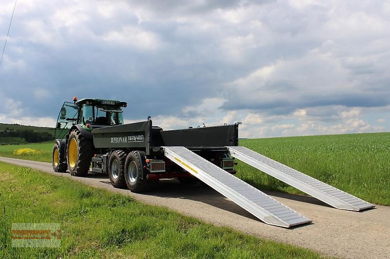 Kipper of the type PRONAR T 679/4 MN Baukipper mit Laderampen 11 to, Neumaschine in Ostheim/Rhön (Picture 2)