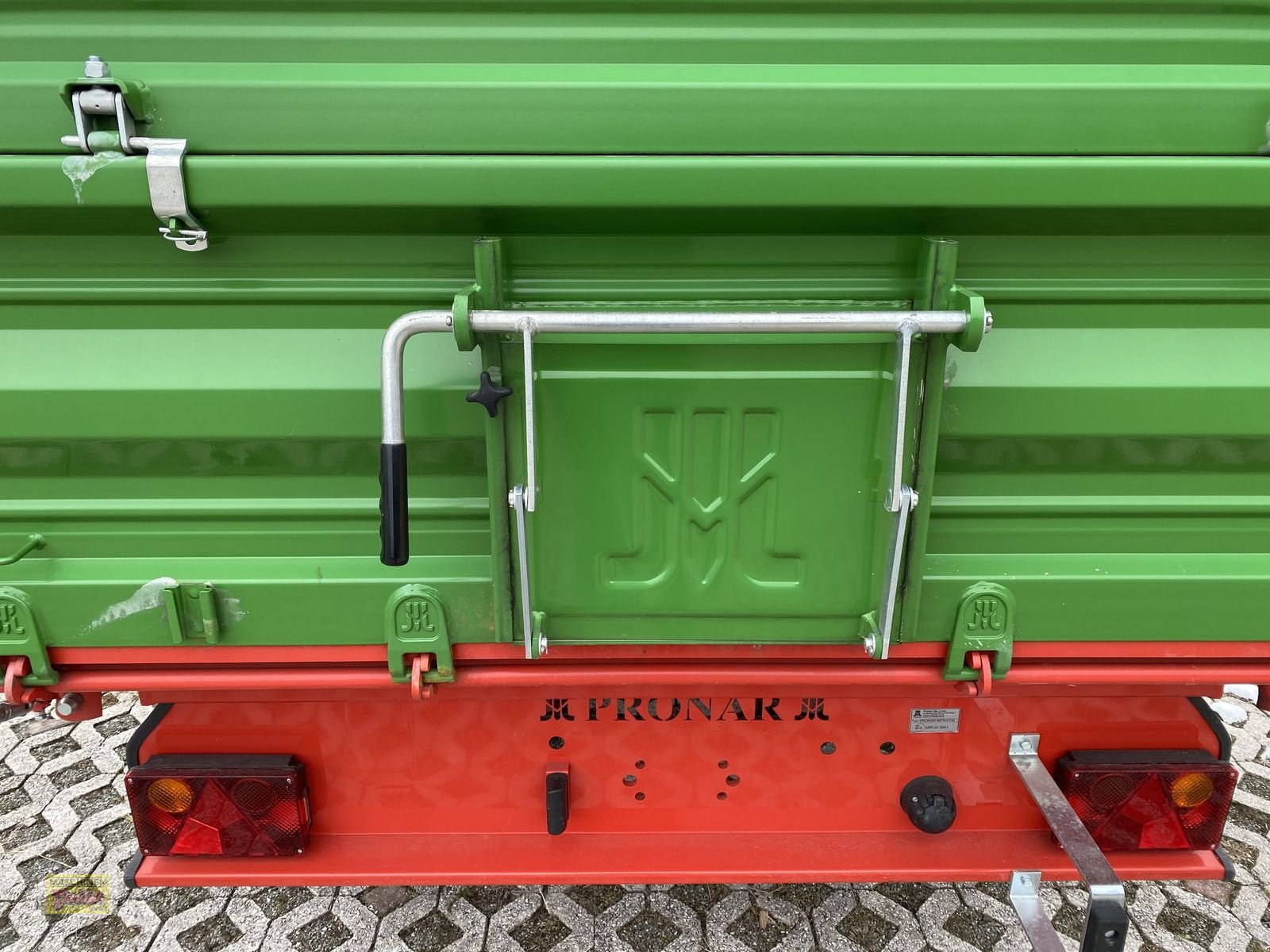 Kipper of the type PRONAR T654/2 Einachs-3Seiten-Kipper mit hydr. Bremse, Neumaschine in Kötschach (Picture 10)