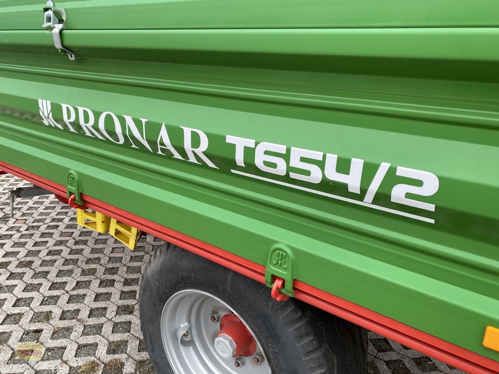 Kipper of the type PRONAR T654/2 Einachs-3Seiten-Kipper mit hydr. Bremse, Neumaschine in Kötschach (Picture 16)