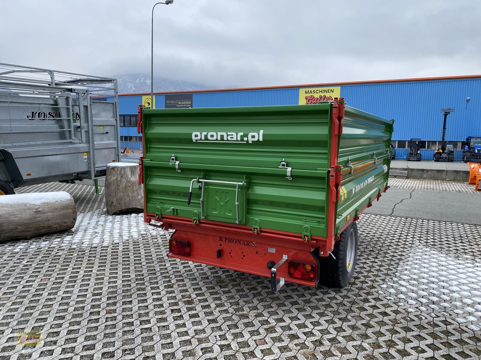 Kipper of the type PRONAR T654/2 Einachs-3Seiten-Kipper mit hydr. Bremse, Neumaschine in Kötschach (Picture 9)