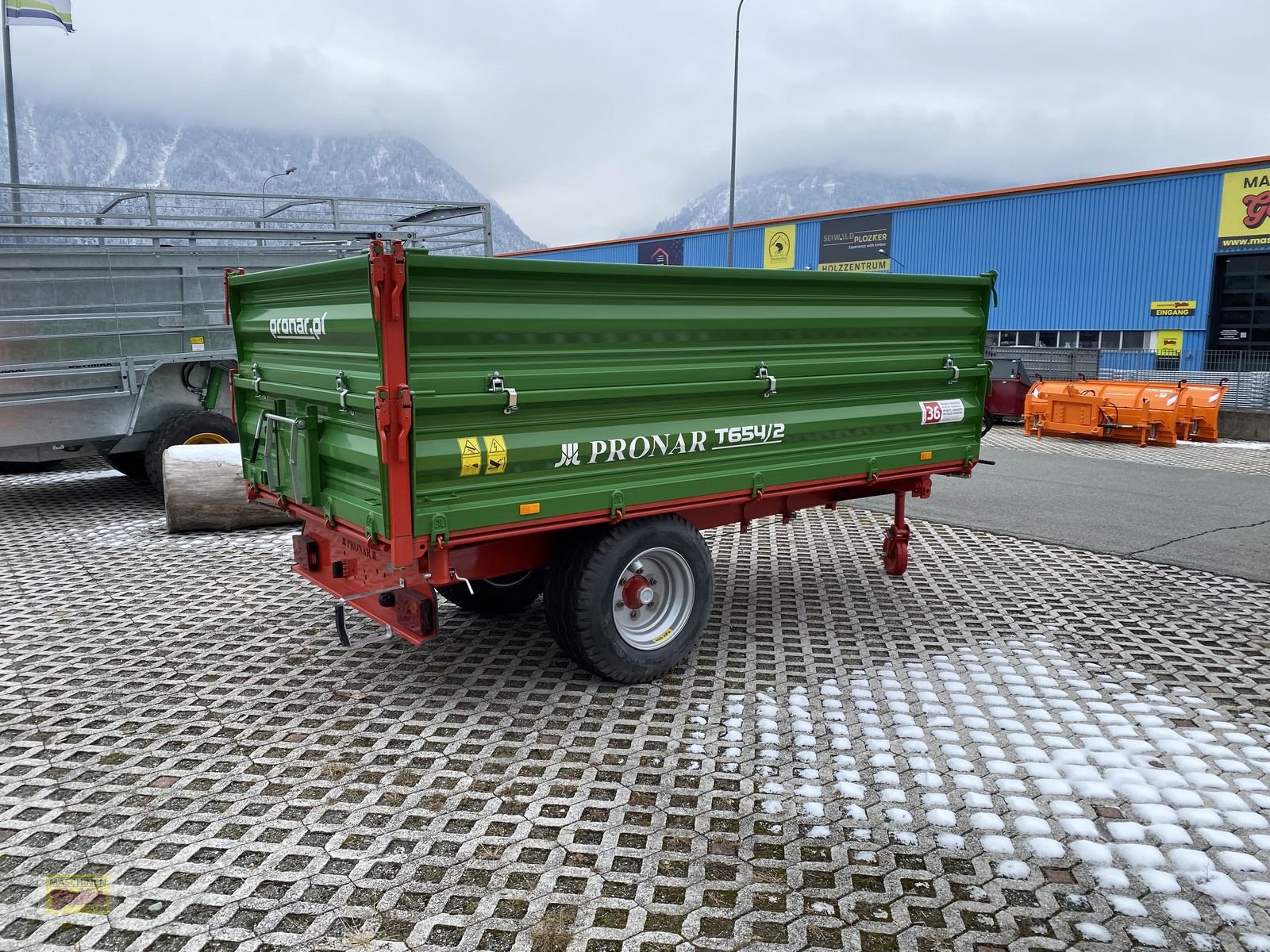 Kipper of the type PRONAR T654/2 Einachs-3Seiten-Kipper mit hydr. Bremse, Neumaschine in Kötschach (Picture 8)