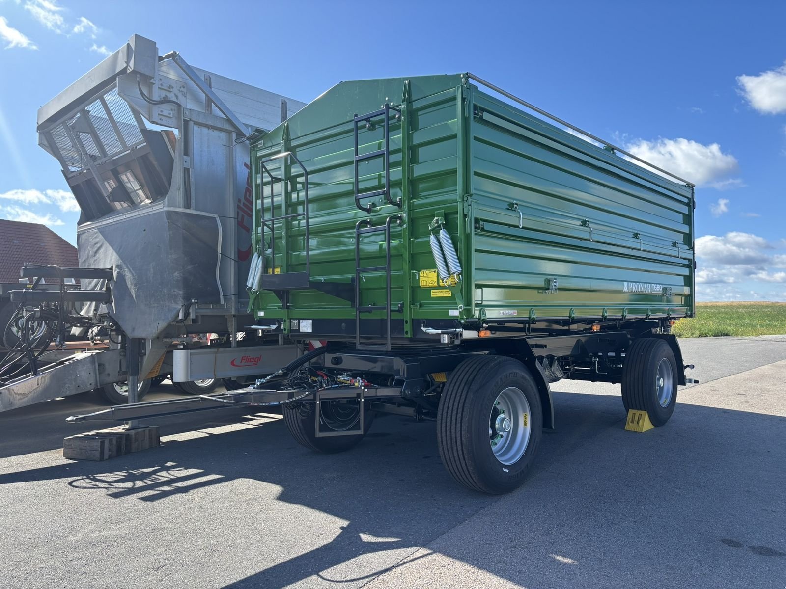 Kipper typu PRONAR T680, Neumaschine v Göpfritz (Obrázek 1)