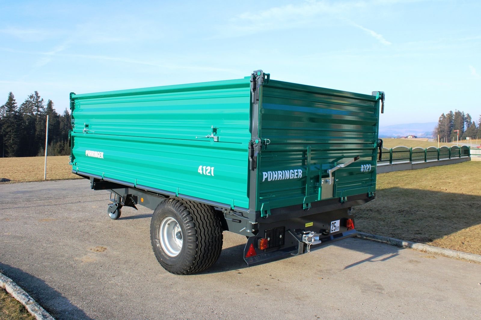 Kipper of the type Pühringer 4121, Neumaschine in Neukirchen am Walde  (Picture 3)