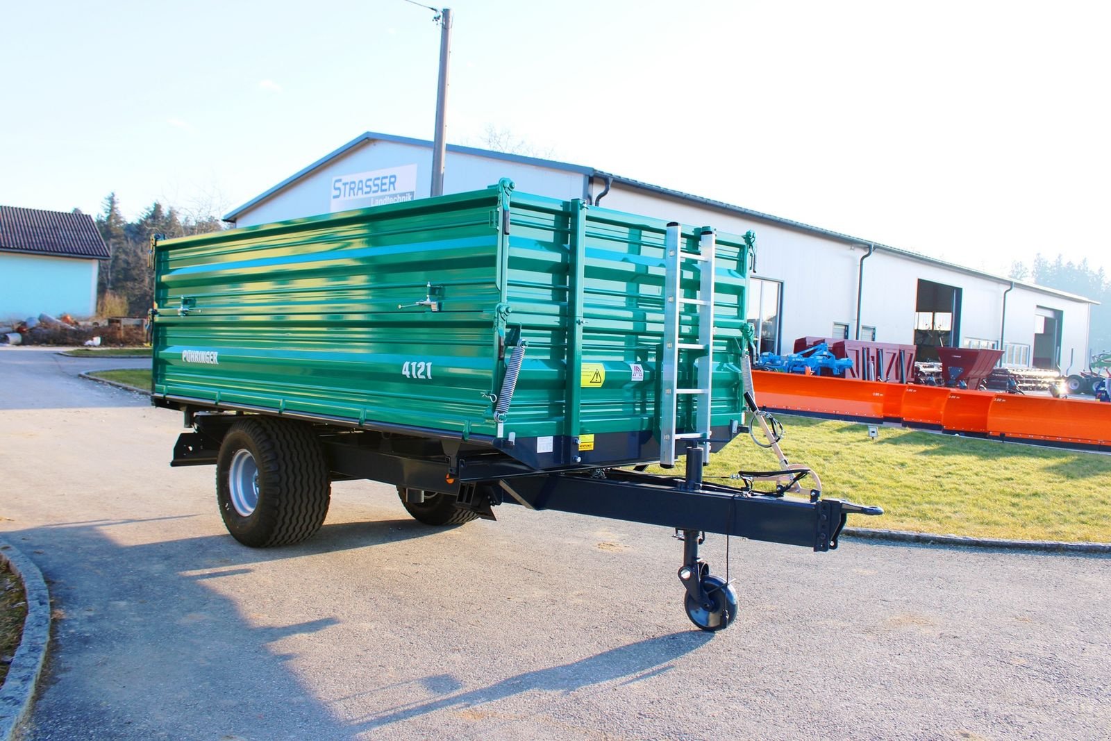 Kipper of the type Pühringer 4121, Neumaschine in Neukirchen am Walde  (Picture 2)