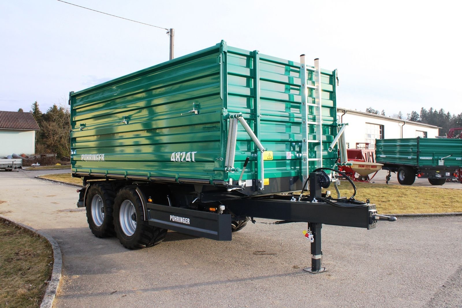 Kipper des Typs Pühringer 4824 T, Neumaschine in Neukirchen am Walde  (Bild 2)