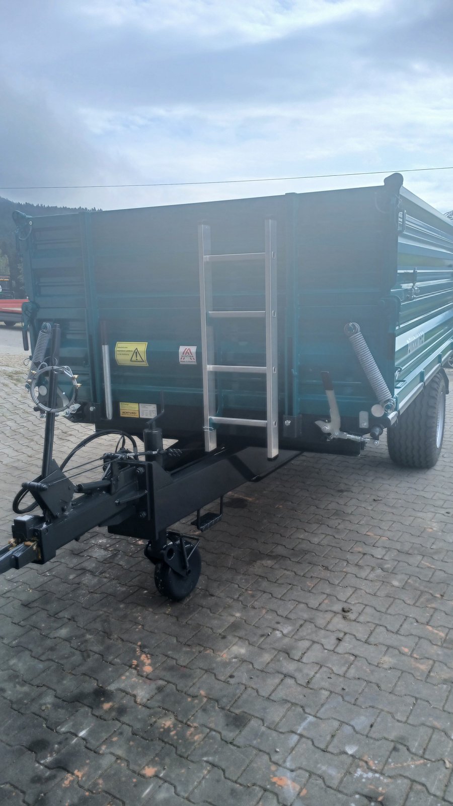 Kipper des Typs Pühringer Kipper, Hänger, Dreiseitenkipper, 3-Seiten-Kipper, Neumaschine in Bad Kötzting (Bild 2)