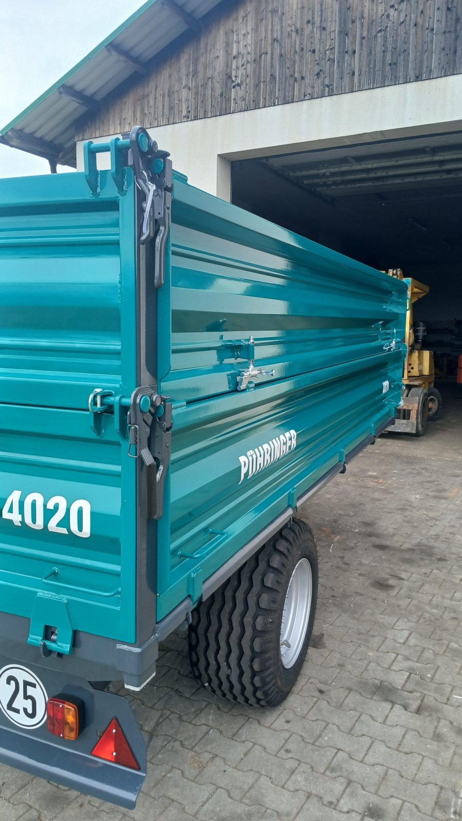 Kipper des Typs Pühringer Kipper, Hänger, Dreiseitenkipper, 3-Seiten-Kipper, Neumaschine in Bad Kötzting (Bild 7)