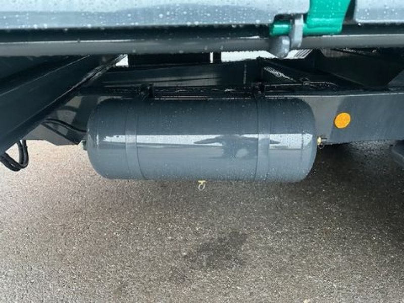 Kipper des Typs Pühringer Tandem-Dreiseitenkipper 4121T 4,15x2,15m 10to DL, Neumaschine in Tamsweg (Bild 18)