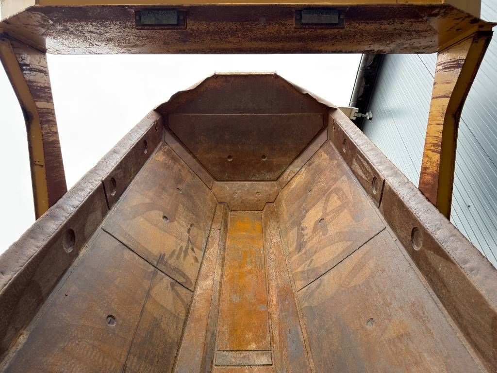 Kipper des Typs Sonstige Cat 730C2, Gebrauchtmaschine in Venlo (Bild 3)