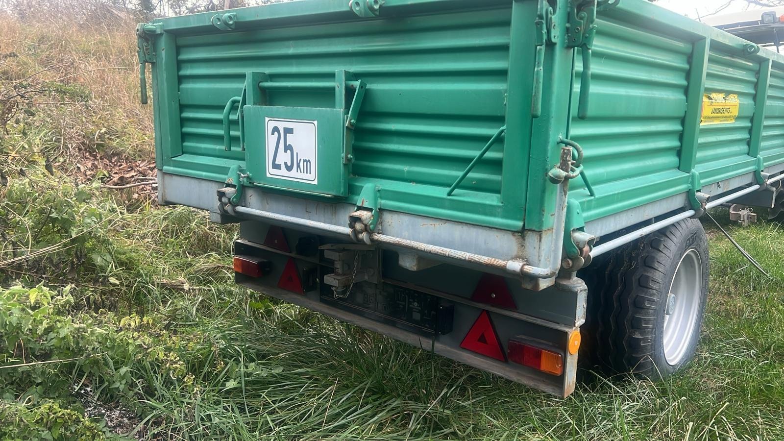 Kipper типа Sonstige Dreiseitenkipper, Gebrauchtmaschine в Strem (Фотография 2)