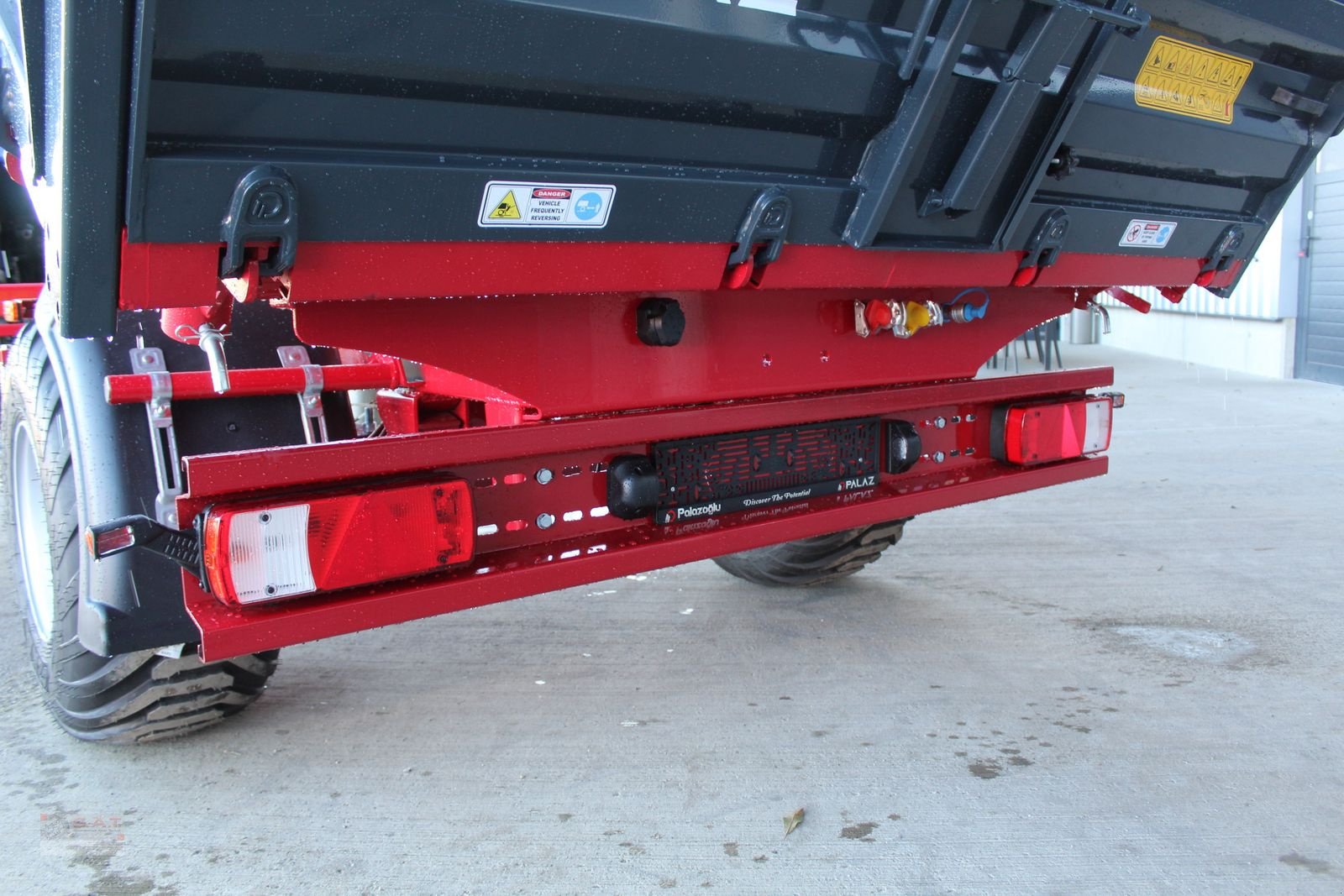 Kipper of the type Sonstige Einachskipper - Dreiseitenkipper 8,5 Tonnen, Neumaschine in Eberschwang (Picture 17)