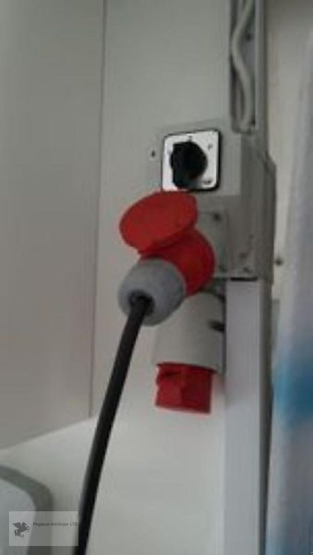 Kipper of the type Sonstige FABRYKA B3500 Verkaufsanhänger Eiswagen Softeis Waffeln 1. Hand, Gebrauchtmaschine in Gevelsberg (Picture 10)