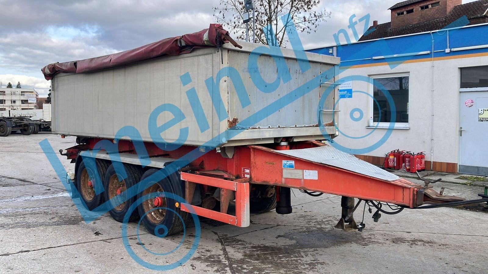 Kipper of the type Sonstige Tridem Muldenkipper, Gebrauchtmaschine in Eferding (Picture 1)