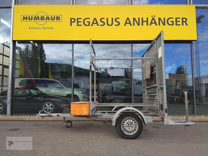 Kipper des Typs Sonstige Verkehrsleittafel Baustellenanhänger 750kg, Gebrauchtmaschine in Gevelsberg (Bild 4)