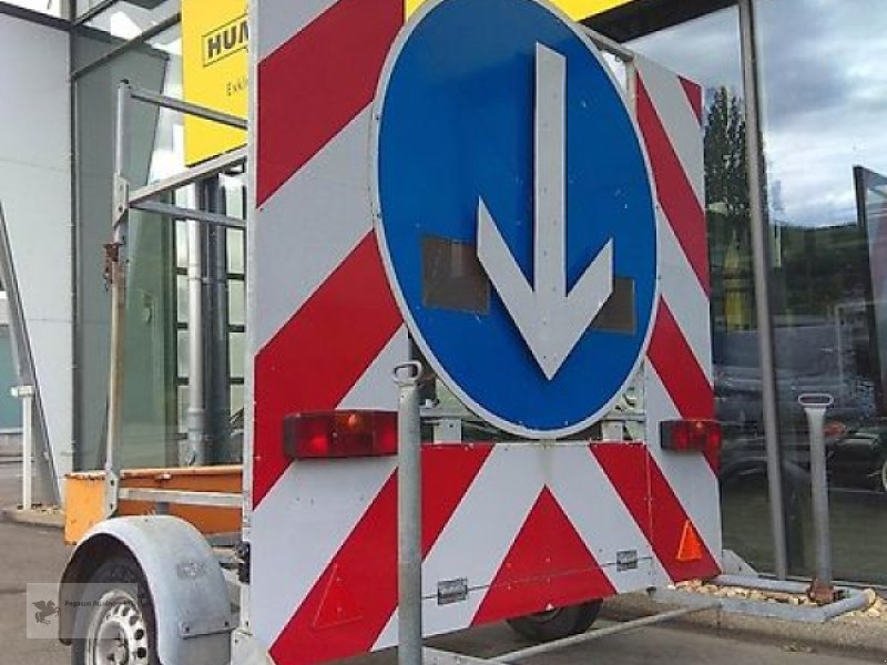 Kipper del tipo Sonstige Verkehrsleittafel Baustellenanhänger 750kg, Gebrauchtmaschine en Gevelsberg (Imagen 1)