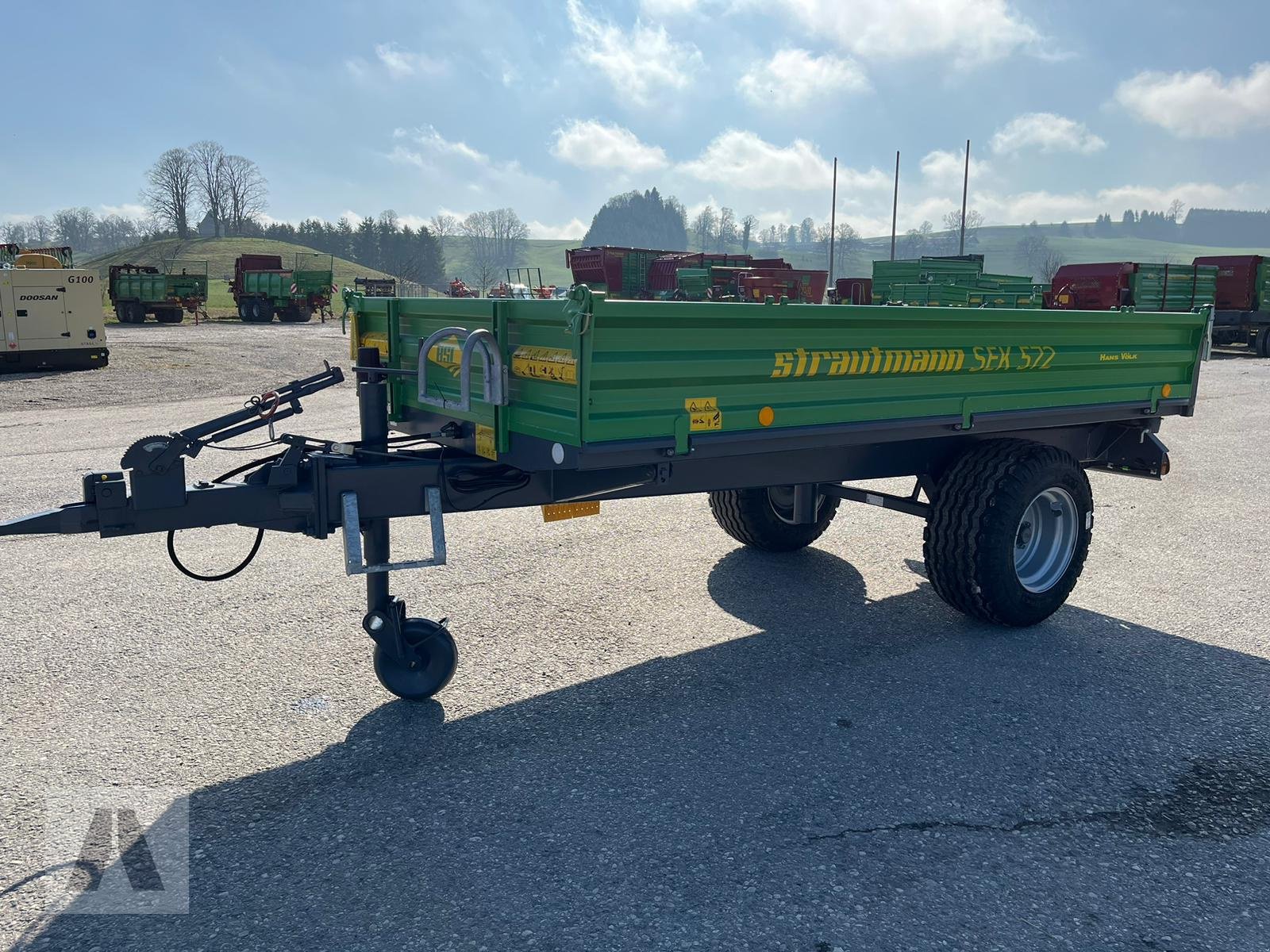 Kipper des Typs Strautmann SEK 572, Neumaschine in Antdorf (Bild 4)