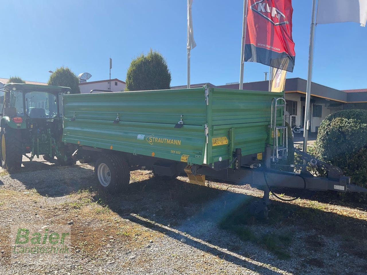 Kipper des Typs Strautmann SEK 602, Neumaschine in OBERNDORF-HOCHMOESSINGEN (Bild 1)