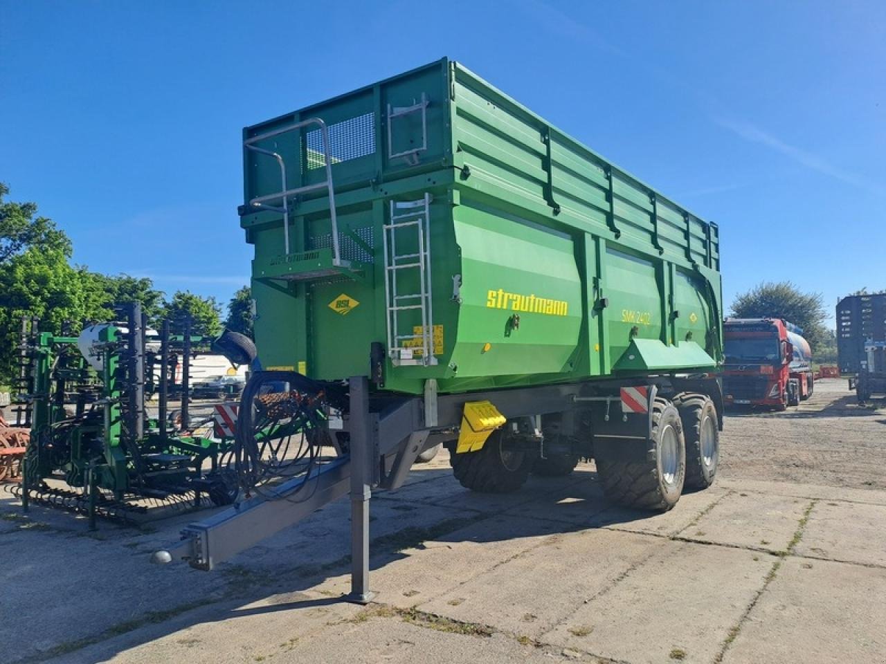 Kipper του τύπου Strautmann SMK 2402, Neumaschine σε Vehlow (Φωτογραφία 1)