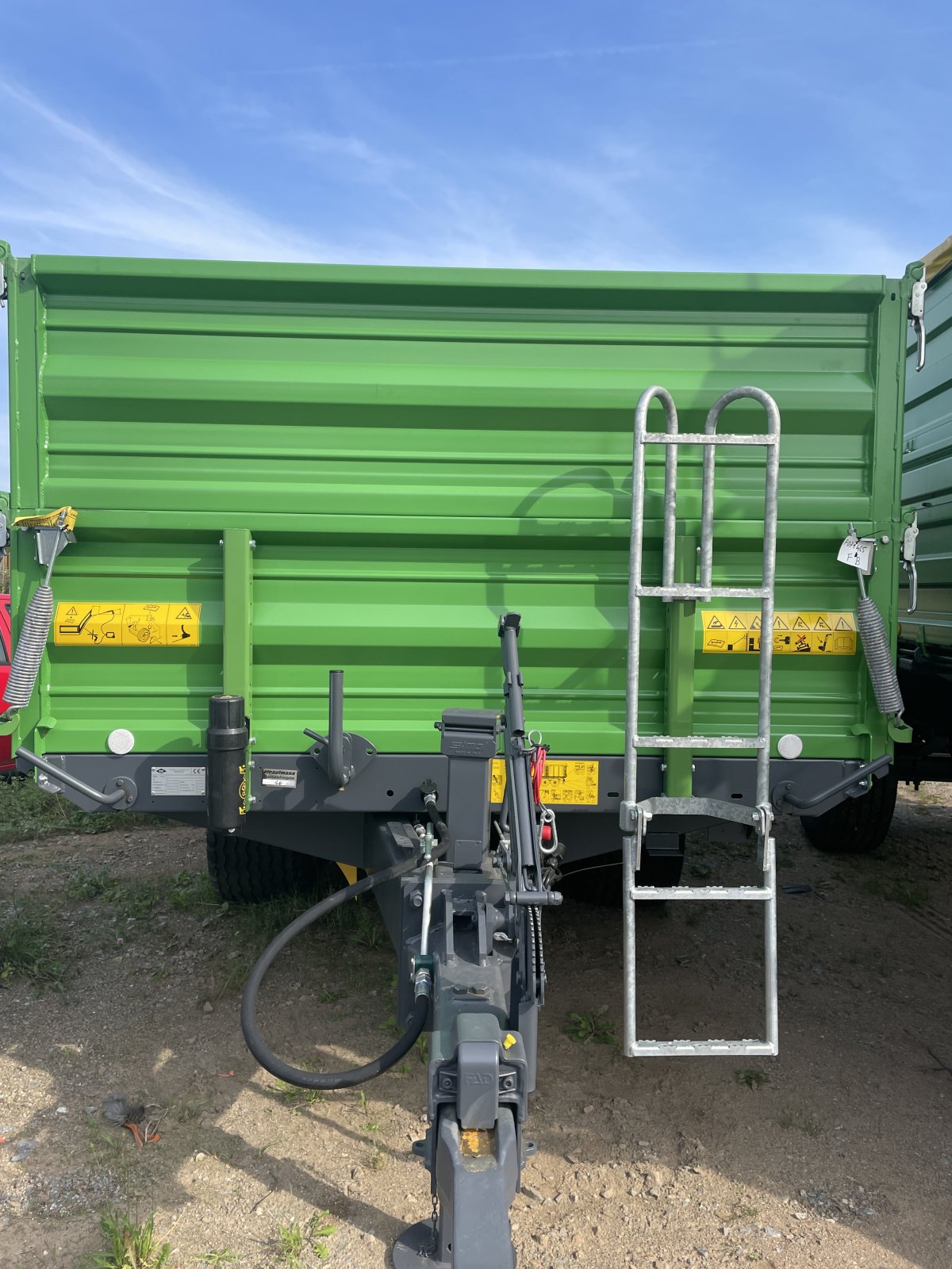 Kipper des Typs Strautmann STK 802, Neumaschine in Nittenau (Bild 1)