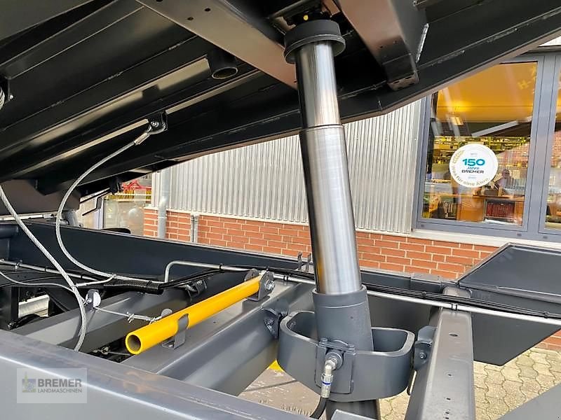 Kipper des Typs Strautmann SZK 1802-H mit Portaltüren, Gebrauchtmaschine in Asendorf (Bild 8)