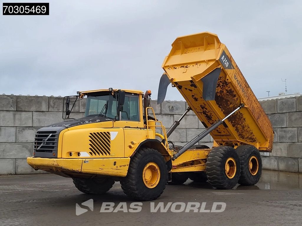 Kipper Türe ait Volvo A25 D, Gebrauchtmaschine içinde Veghel (resim 2)