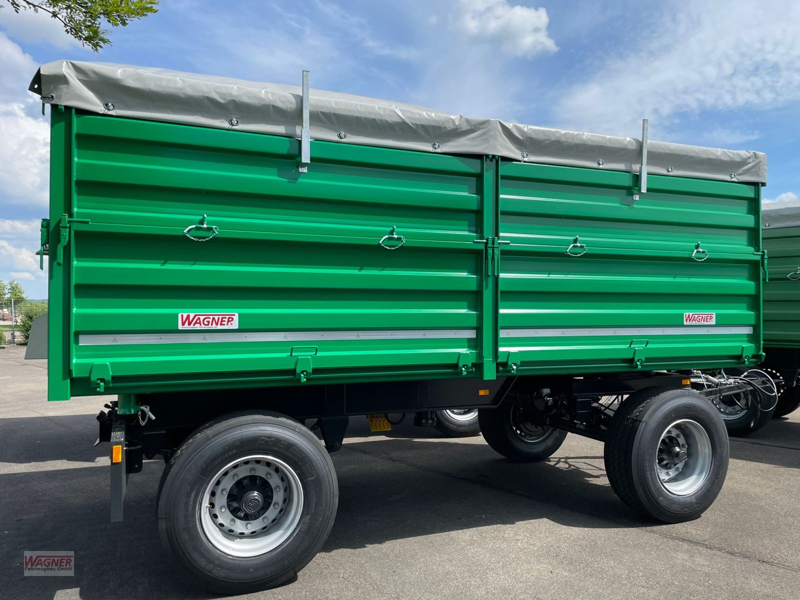 Kipper des Typs Wagner 2-Achs-3-Seitenkipper, Neumaschine in Deiningen (Bild 1)