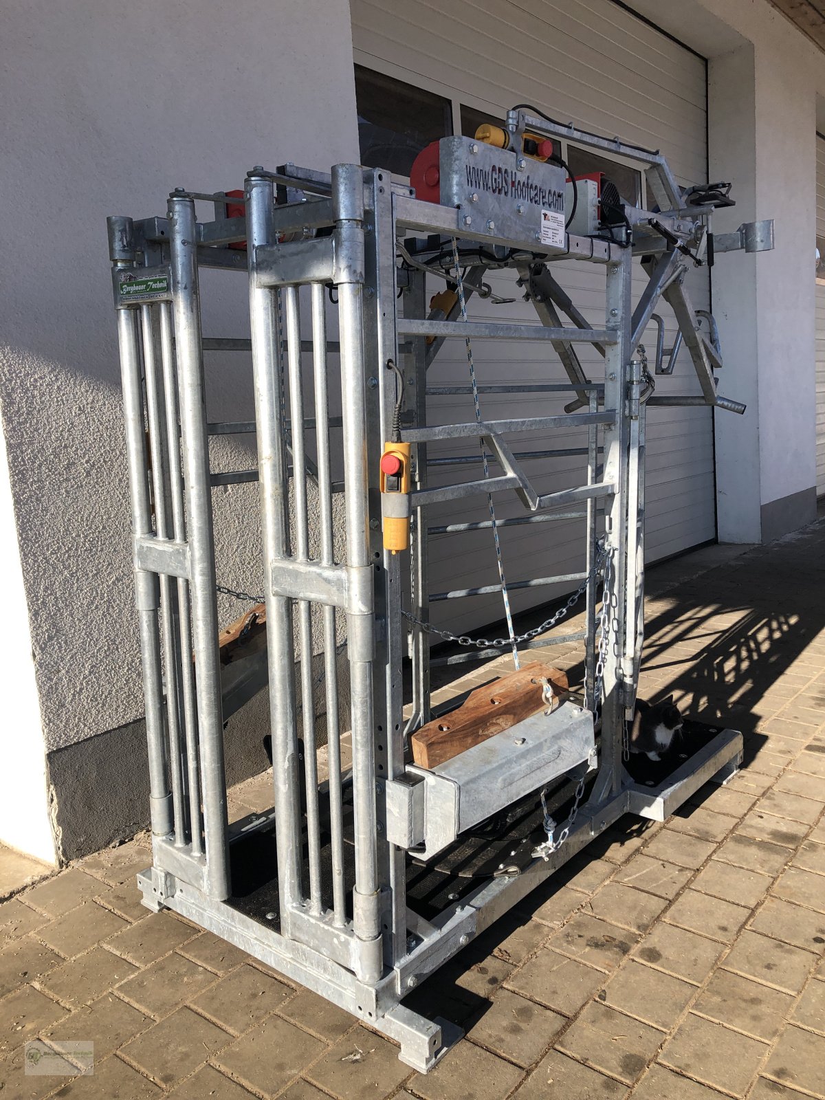 Klauenpflegestand des Typs GDS Hoofcare GDS Hoofcare GDS-E Box elektrischer Klauenpflegestand Klauenstand Klauenpflege Klauenpflegestand Behandlungsstand Rinder, Neumaschine in Kötzting (Bild 3)