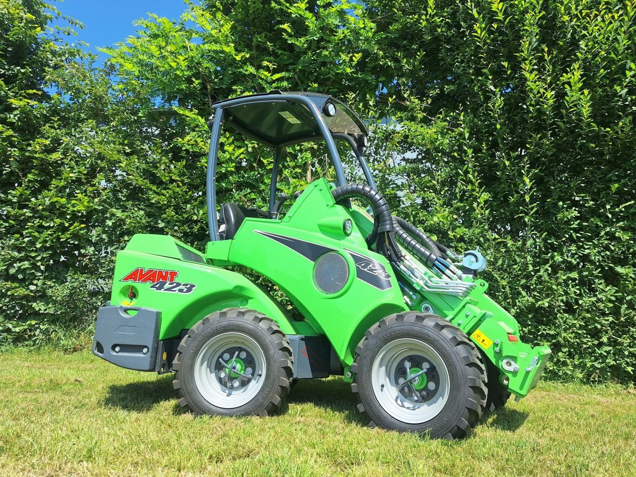 Knickgelenkte Baggerlader van het type Avant 423 TDL, Gebrauchtmaschine in Wenum Wiesel (Foto 1)