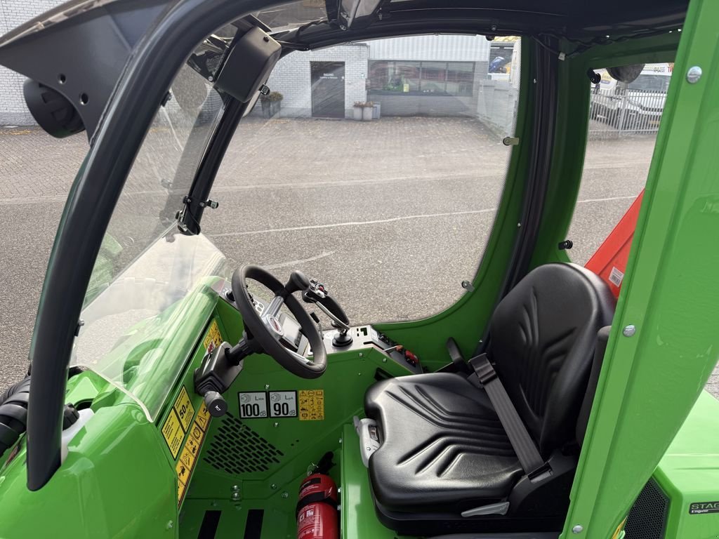 Knickgelenkte Baggerlader a típus Avant 635i TDS, Neumaschine ekkor: BOEKEL (Kép 5)