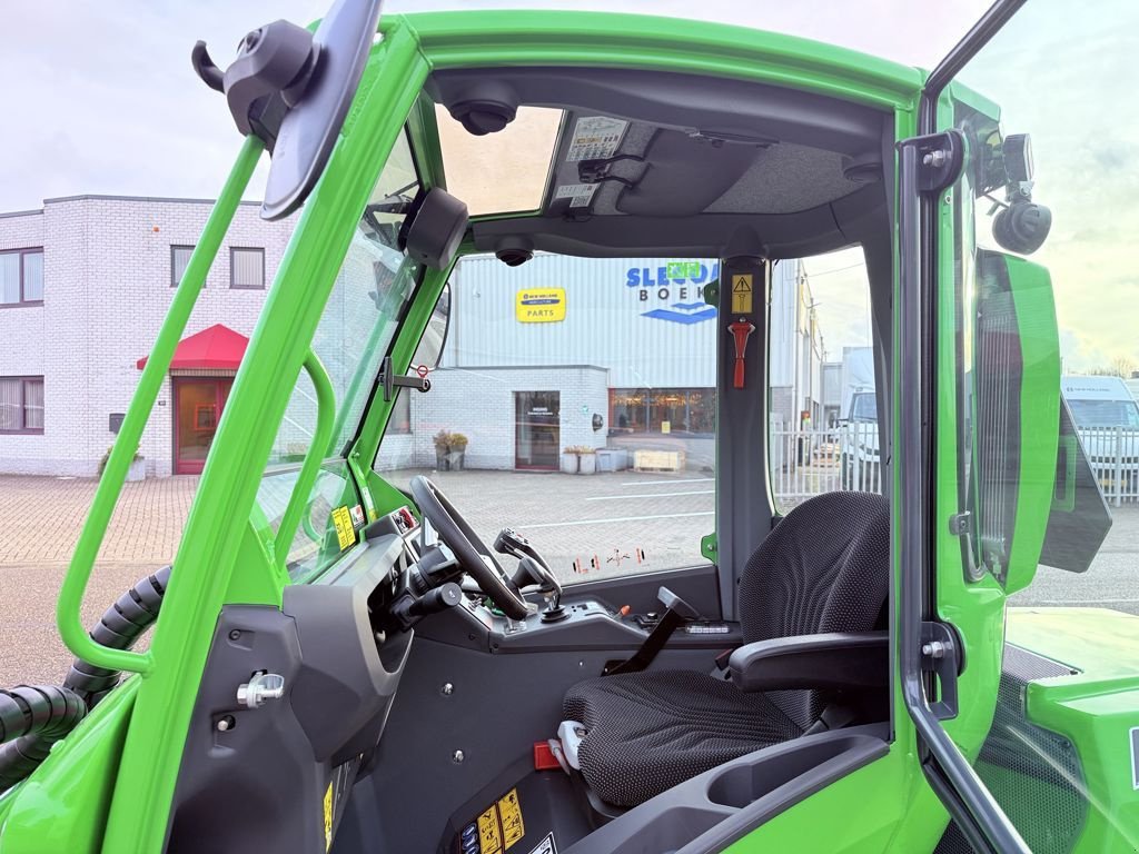 Knickgelenkte Baggerlader des Typs Avant 760i GTX met Cabine, Neumaschine in BOEKEL (Bild 4)