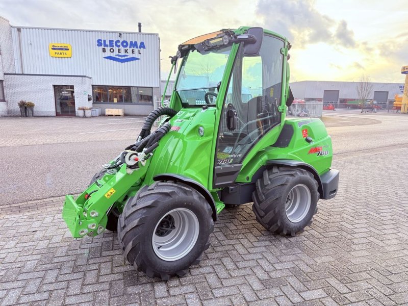 Knickgelenkte Baggerlader des Typs Avant 760i GTX met Cabine, Neumaschine in BOEKEL