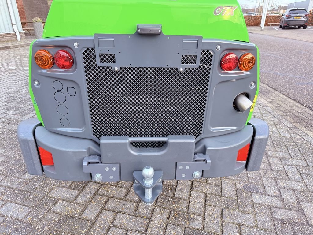 Knickgelenkte Baggerlader des Typs Avant 760i GTX met Cabine, Neumaschine in BOEKEL (Bild 7)