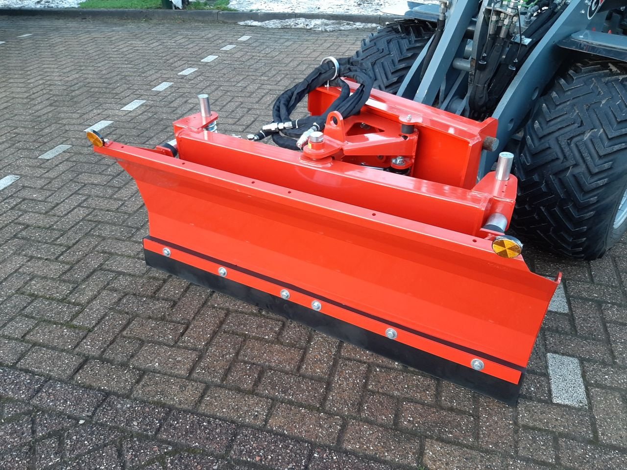 Knickgelenkte Baggerlader of the type Boxer SS 1400, Neumaschine in Hardegarijp (Picture 1)