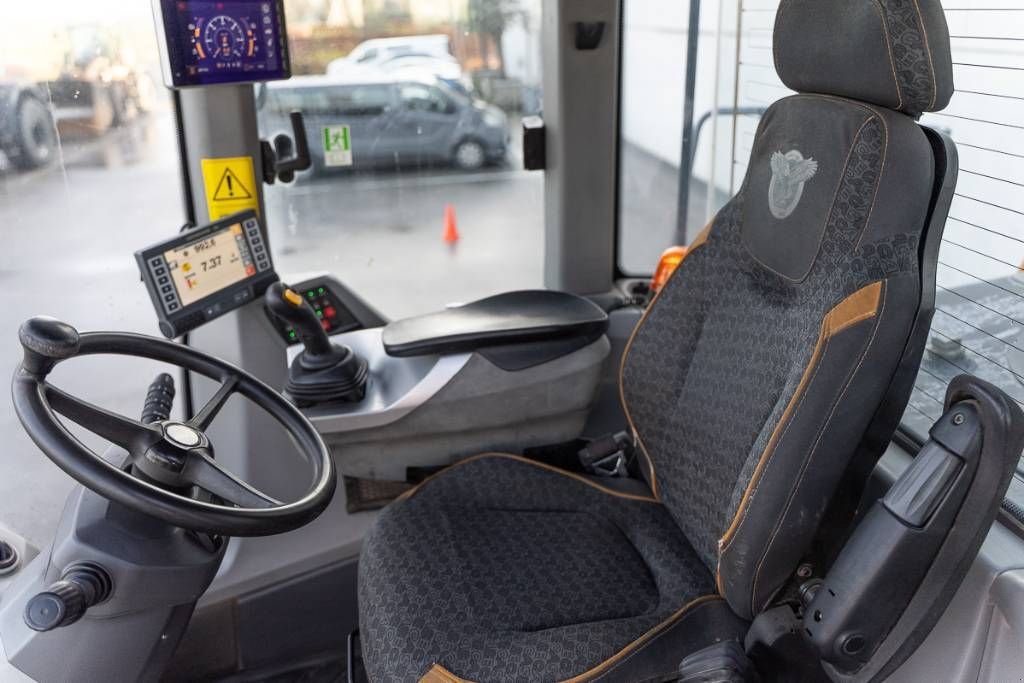 Knickgelenkte Baggerlader van het type Case 1121 G Evolution, Gebrauchtmaschine in Moerbeke (Foto 7)