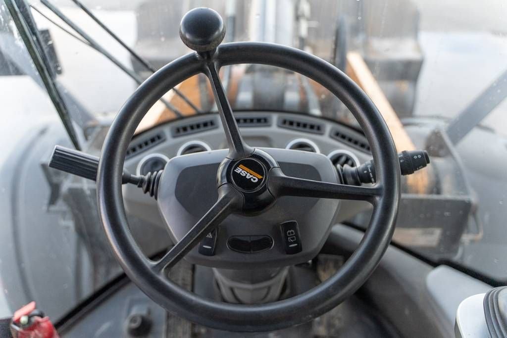 Knickgelenkte Baggerlader van het type Case 1121 G Evolution, Gebrauchtmaschine in Moerbeke (Foto 8)