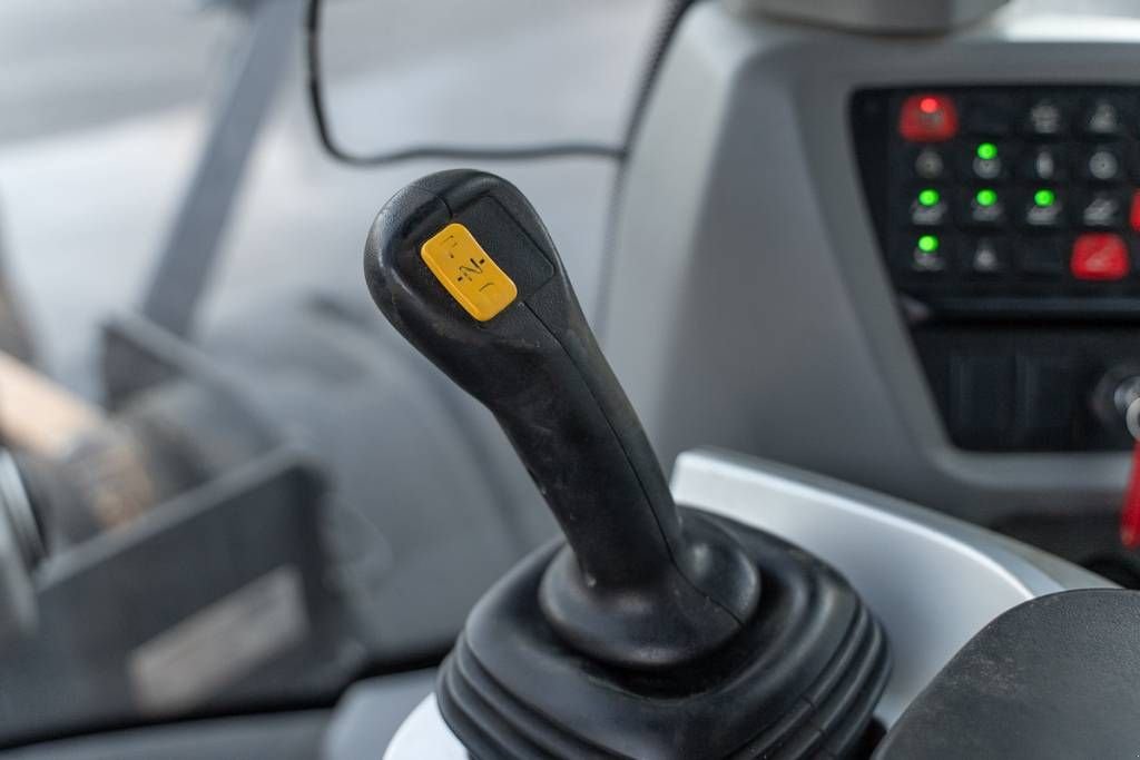 Knickgelenkte Baggerlader van het type Case 1121 G Evolution, Gebrauchtmaschine in Moerbeke (Foto 11)