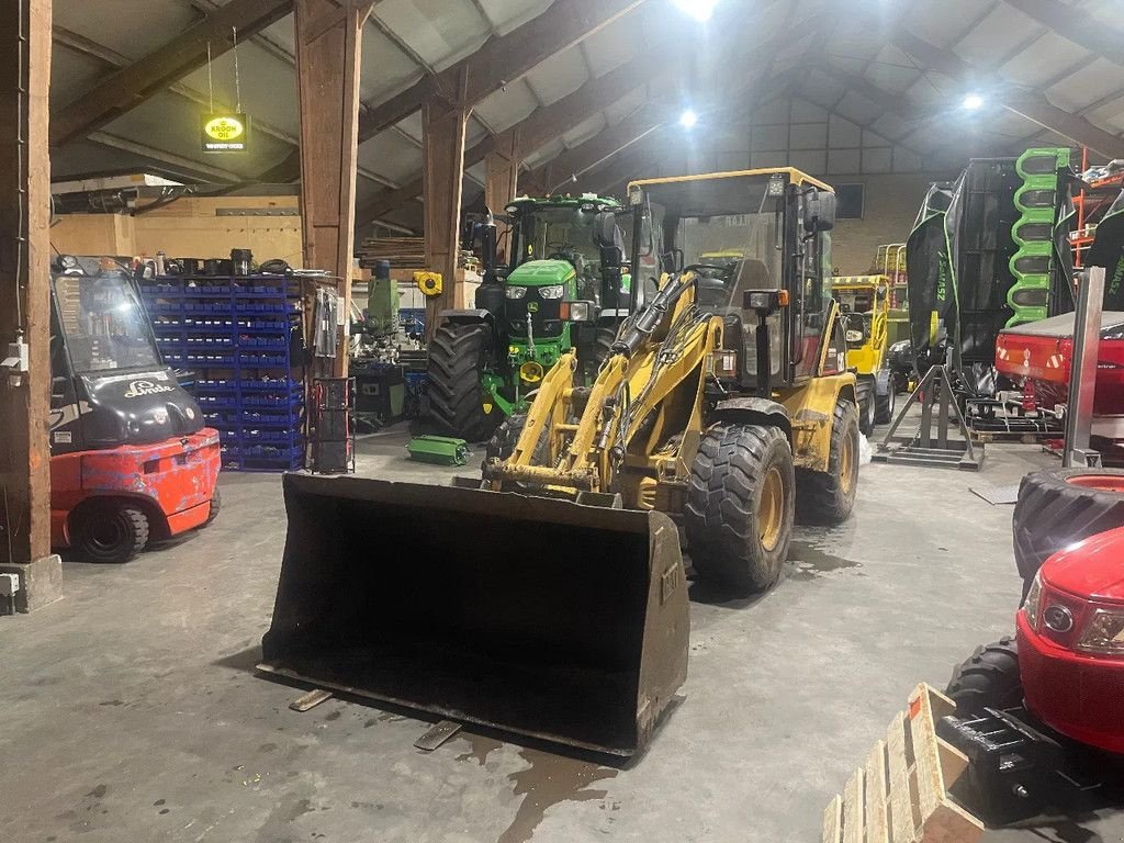 Knickgelenkte Baggerlader a típus Caterpillar 906, Gebrauchtmaschine ekkor: Vriezenveen (Kép 2)