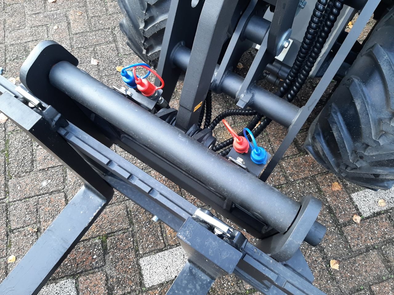 Knickgelenkte Baggerlader of the type Eurotrac W11-M, Neumaschine in Hardegarijp (Picture 7)