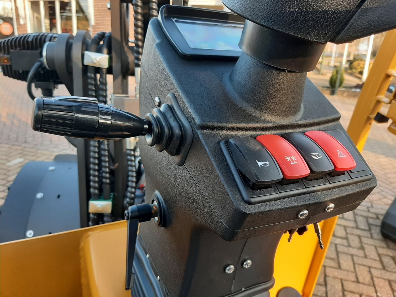 Knickgelenkte Baggerlader van het type Eurotrac W12 MS, Neumaschine in Hardegarijp (Foto 11)