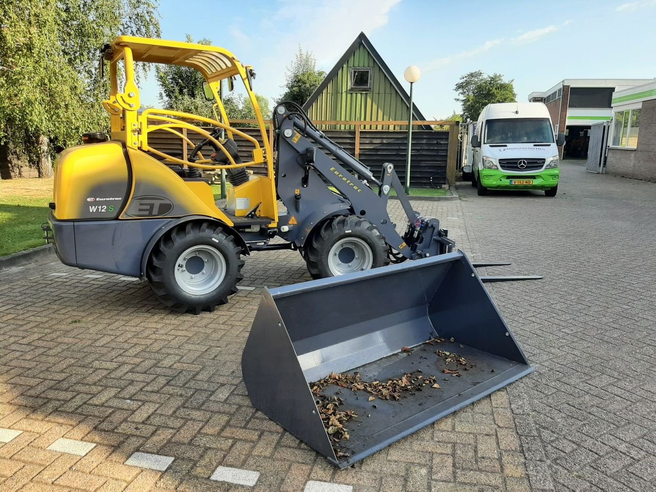 Knickgelenkte Baggerlader типа Eurotrac W12 S, Gebrauchtmaschine в Hardegarijp (Фотография 2)