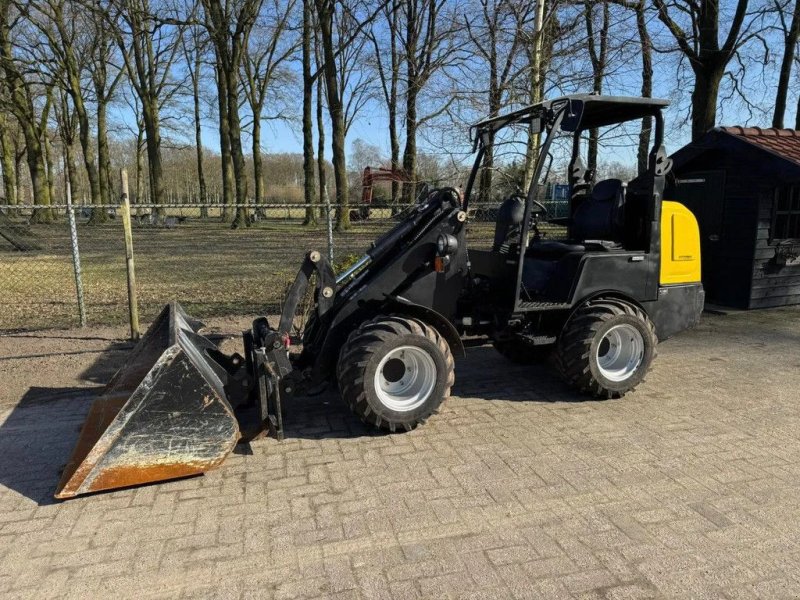 Eurotrac W12 Shovel Bak + Vorken Loader, Gebrauchtmaschine, Year of manuf.: 2017 (Picture 1) Knickgelenkte Baggerlader of the type Eurotrac W12 Shovel Bak + Vorken Loader, Gebrauchtmaschine in Harskamp (Picture 1)