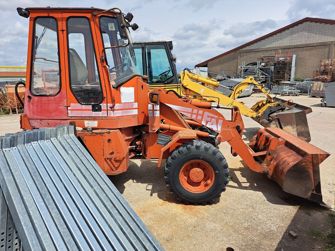 Knickgelenkte Baggerlader типа FAI 555, Gebrauchtmaschine в Nürnberg (Фотография 3)