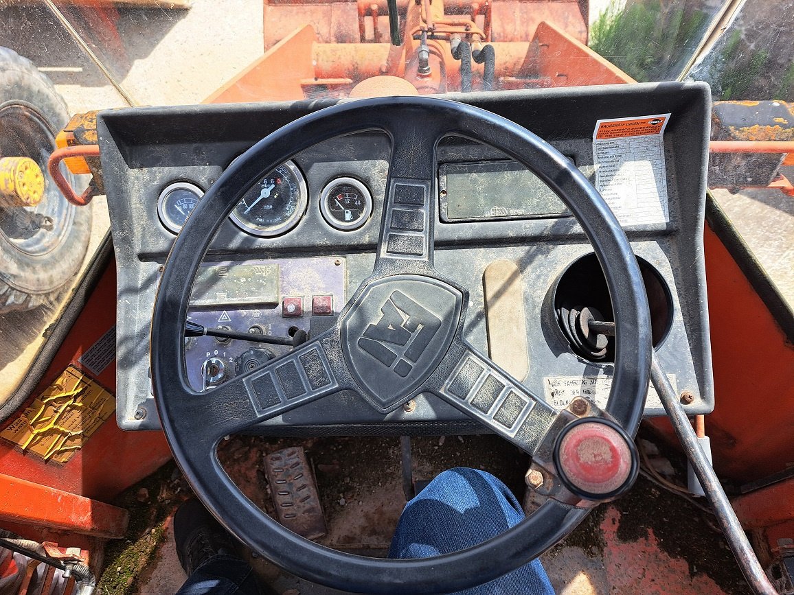 Knickgelenkte Baggerlader типа FAI 555, Gebrauchtmaschine в Nürnberg (Фотография 4)