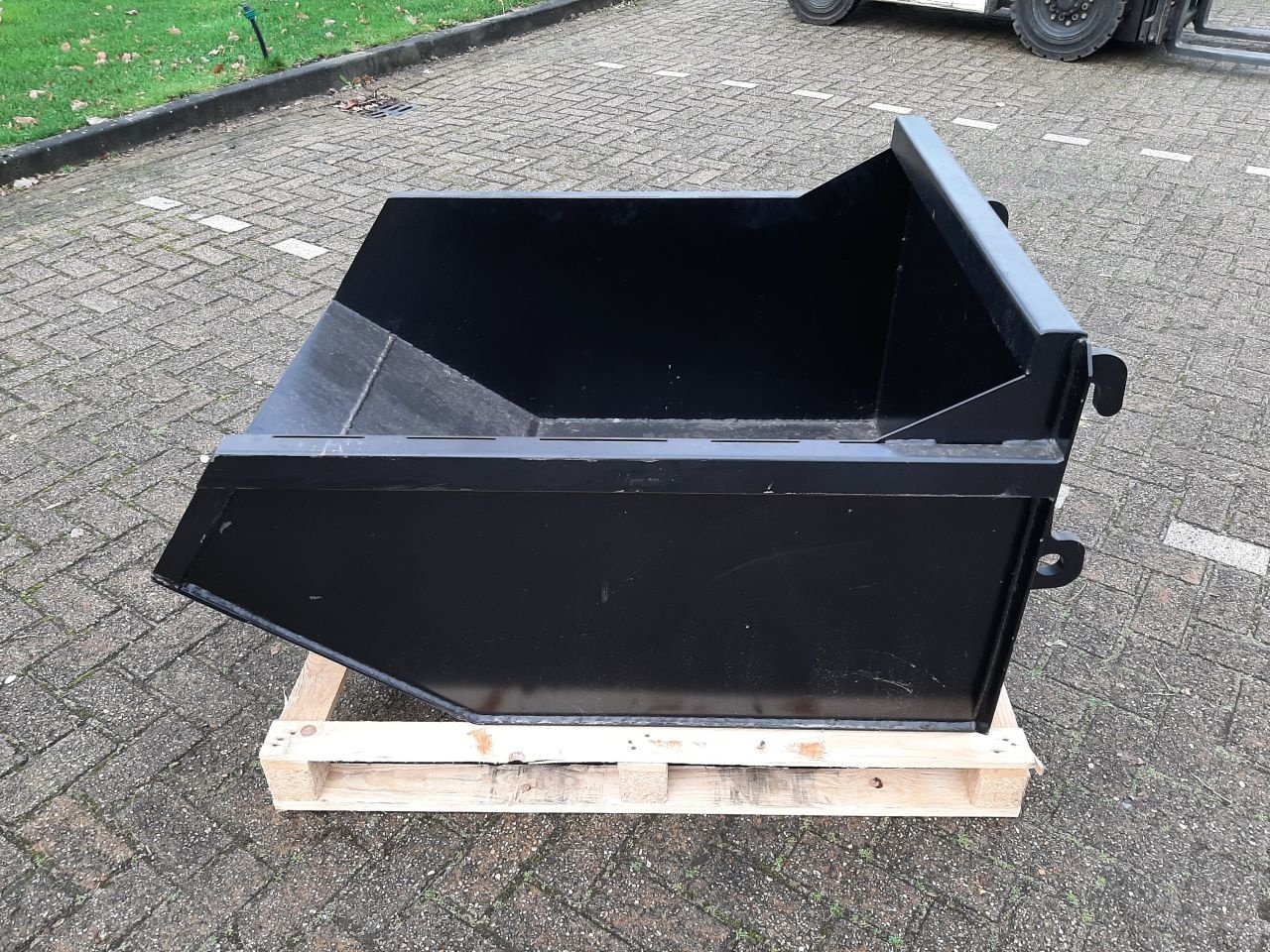 Knickgelenkte Baggerlader типа HSM Paardenmestbak / Uitmestbak, Neumaschine в Hardegarijp (Фотография 3)