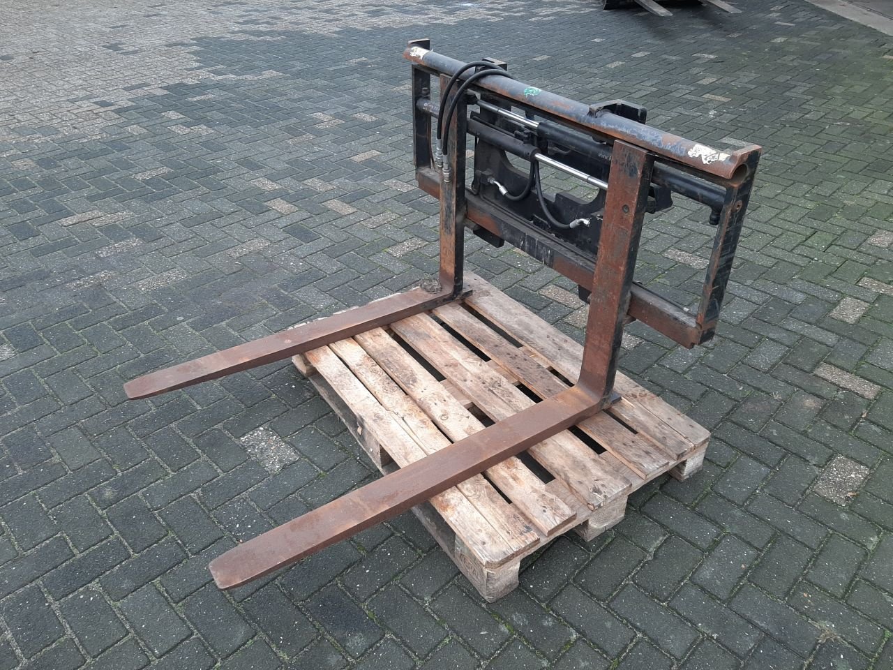 Knickgelenkte Baggerlader tip HSM Palletvork, Gebrauchtmaschine in Hardegarijp (Poză 4)