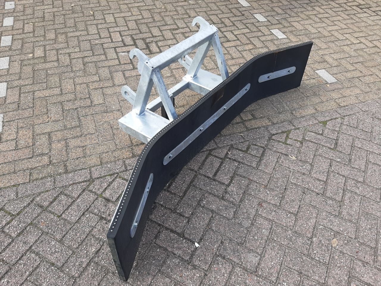 Knickgelenkte Baggerlader van het type HSM Rubberschuif 2.10m, Neumaschine in Hardegarijp (Foto 2)