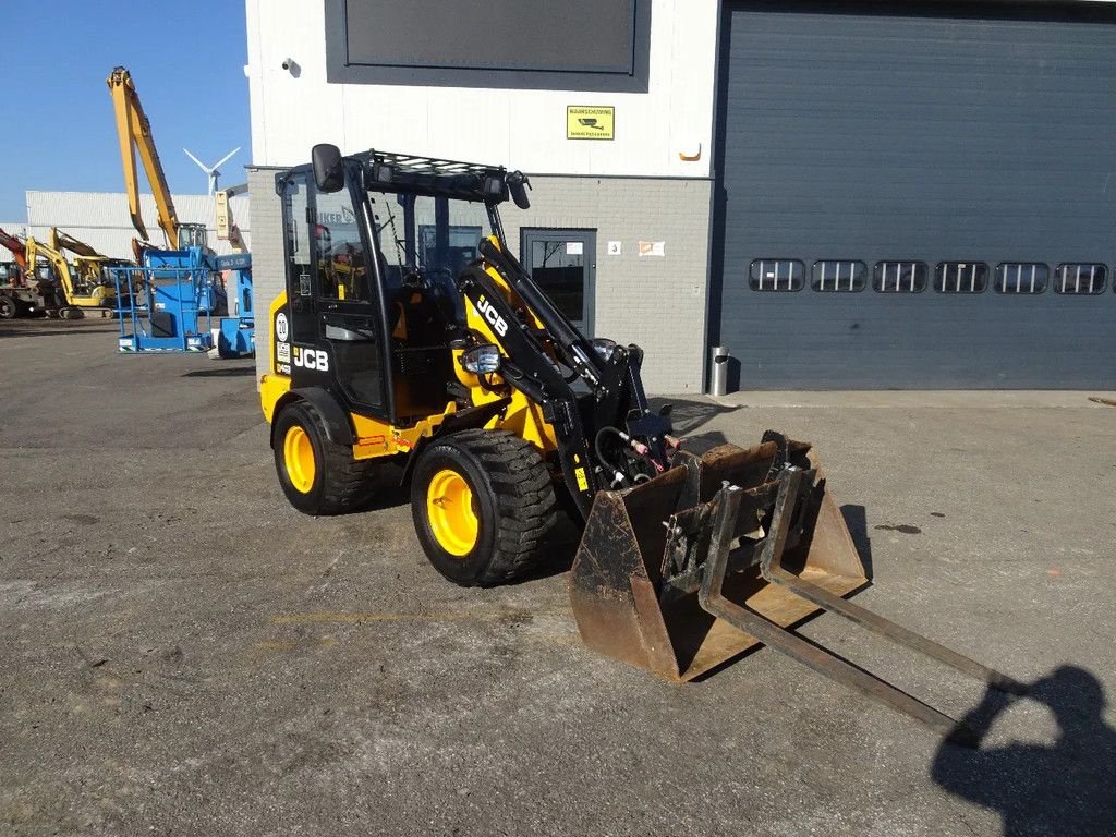 Knickgelenkte Baggerlader типа JCB 403, Gebrauchtmaschine в Zutphen (Фотография 2)