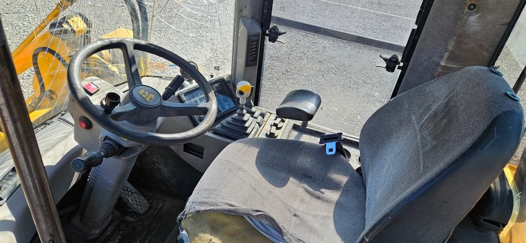 Knickgelenkte Baggerlader типа JCB 411 loader, Gebrauchtmaschine в Scharsterbrug (Фотография 5)