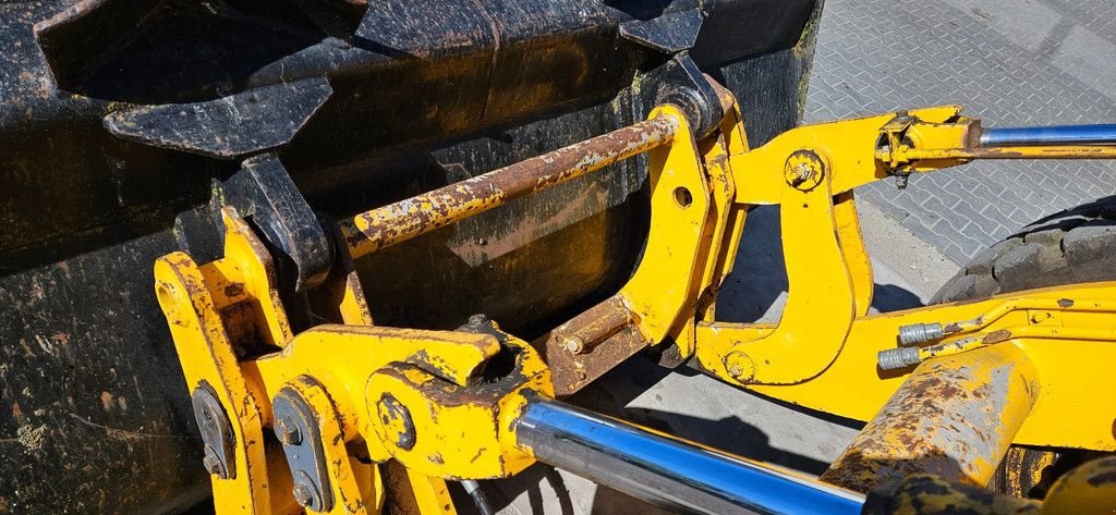 Knickgelenkte Baggerlader типа JCB 411 loader, Gebrauchtmaschine в Scharsterbrug (Фотография 10)